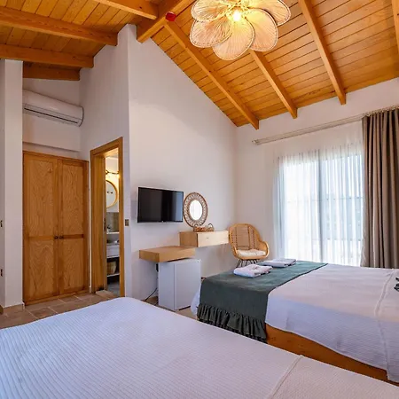 Hatica By Fora Alacati *