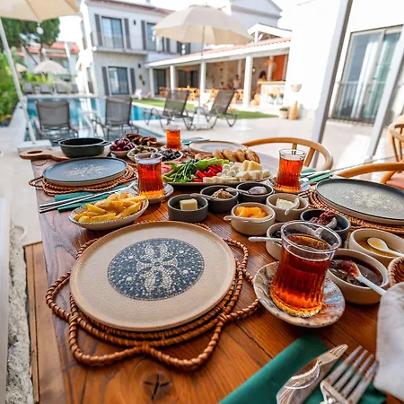 Hatica By Fora Alacati