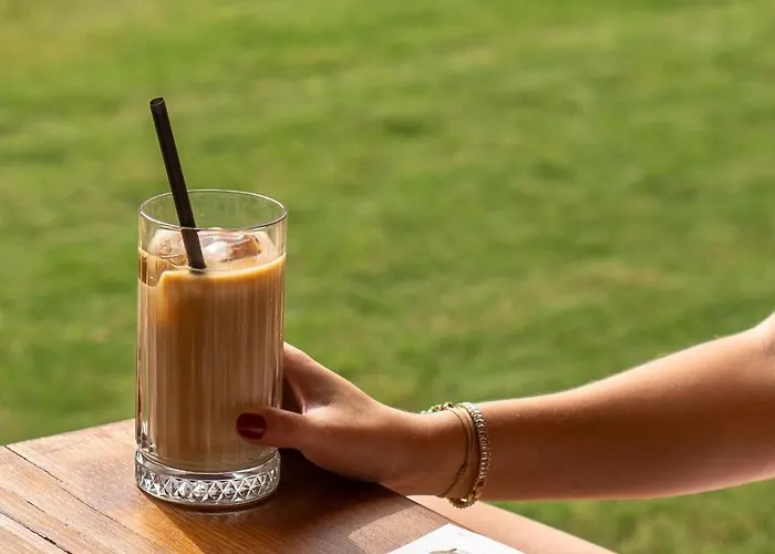 Hatica By Fora Alacati מלון *