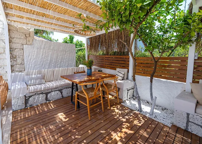 Hatica By Fora Alacati מלון *