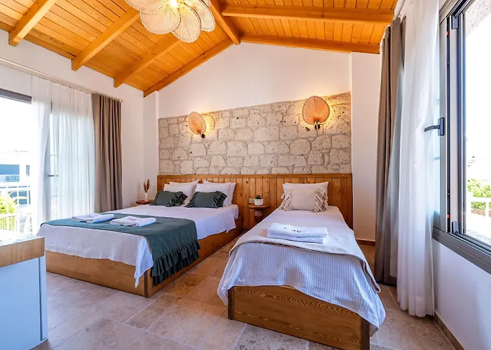 Hatica By Fora Alacati *