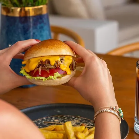 Hatica By Fora Alacati Hotell *