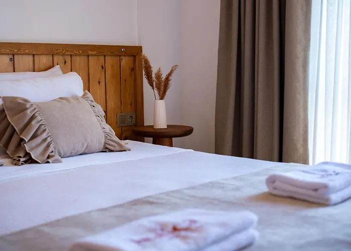 Hatica By Fora Alacati